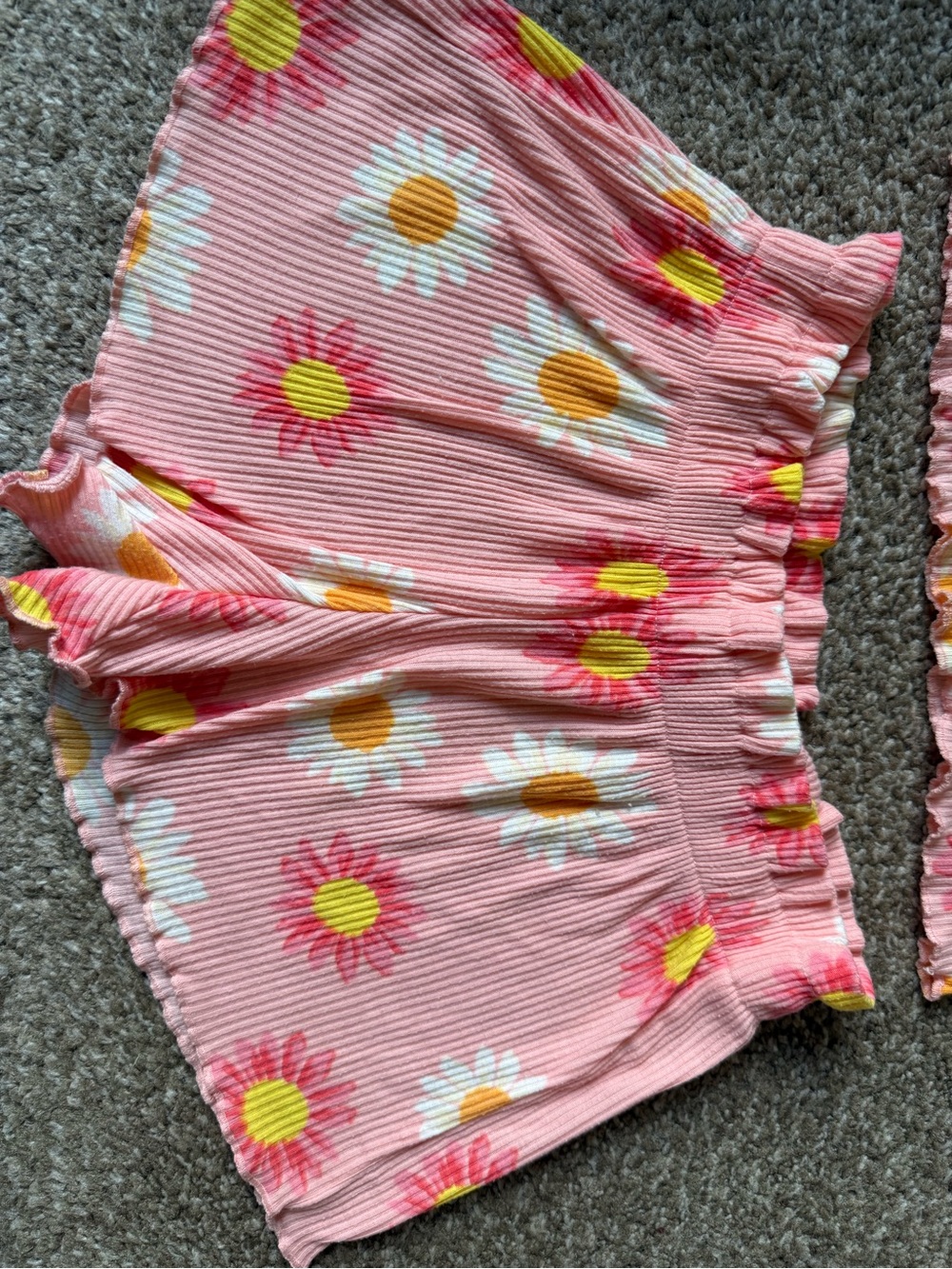 Kids Daisy Short and Tee Set - Picture 2 of 4